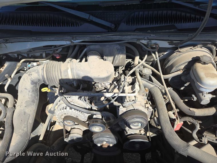 image for item ED2002 2006 Chevrolet Silverado 1500 pickup truck