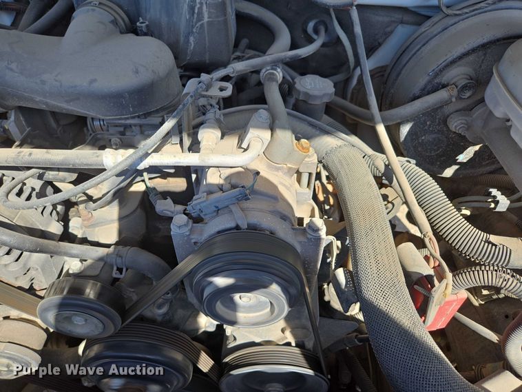 image for item ED2002 2006 Chevrolet Silverado 1500 pickup truck