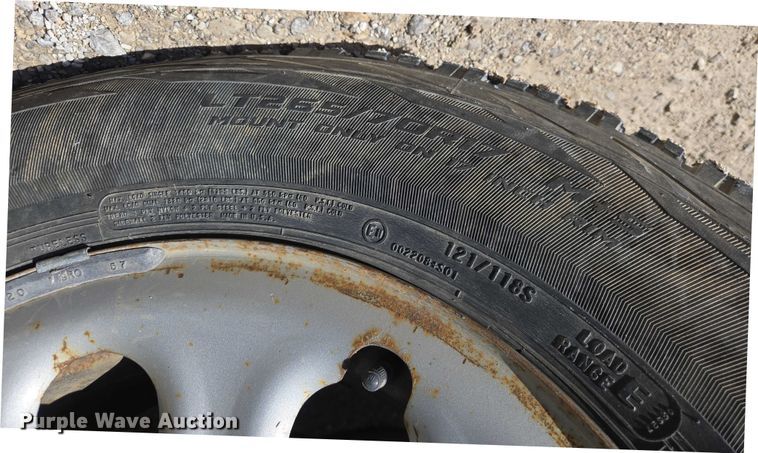 image for item ED2002 2006 Chevrolet Silverado 1500 pickup truck