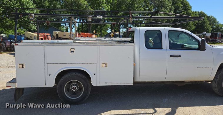 image for item ED2003 2009 GMC Sierra 3500HD Ext. Cab utility bed pickup truck