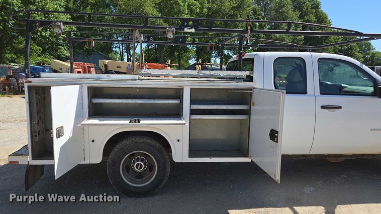 image for item ED2003 2009 GMC Sierra 3500HD Ext. Cab utility bed pickup truck