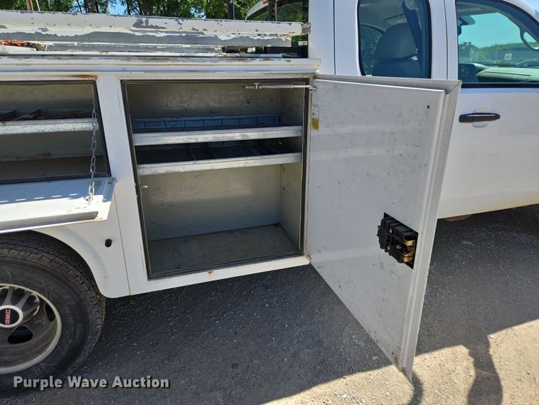image for item ED2003 2009 GMC Sierra 3500HD Ext. Cab utility bed pickup truck