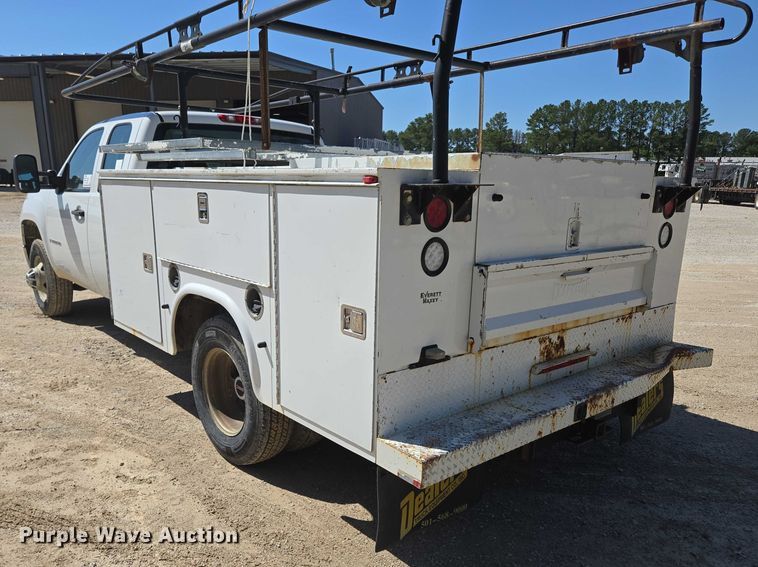 image for item ED2003 2009 GMC Sierra 3500HD Ext. Cab utility bed pickup truck