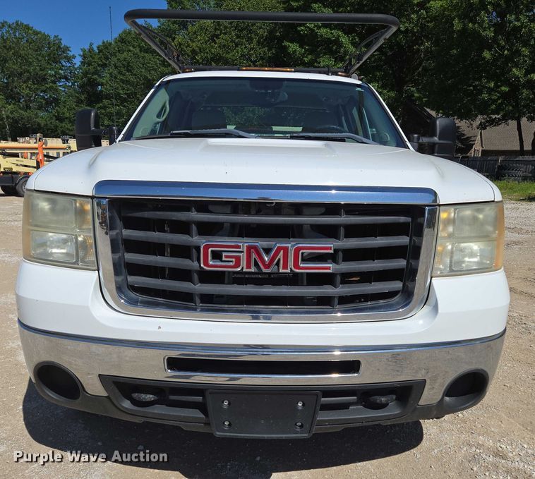 image for item ED2003 2009 GMC Sierra 3500HD Ext. Cab utility bed pickup truck