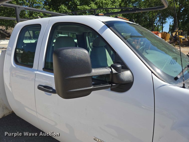 image for item ED2003 2009 GMC Sierra 3500HD Ext. Cab utility bed pickup truck