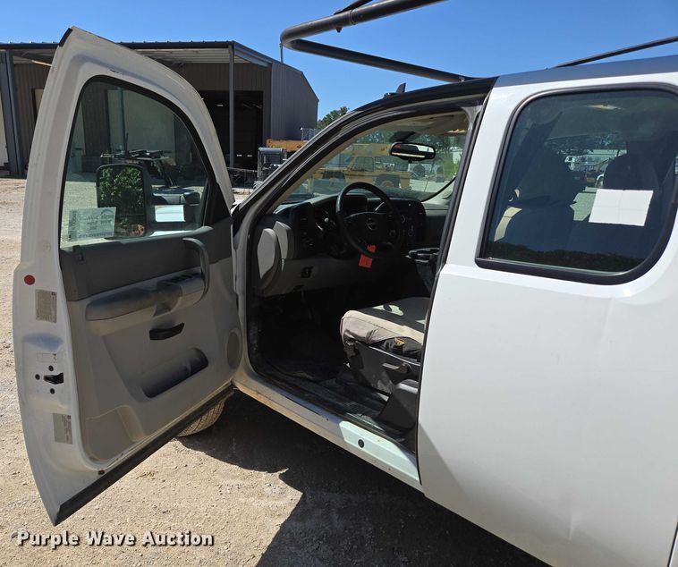 image for item ED2003 2009 GMC Sierra 3500HD Ext. Cab utility bed pickup truck