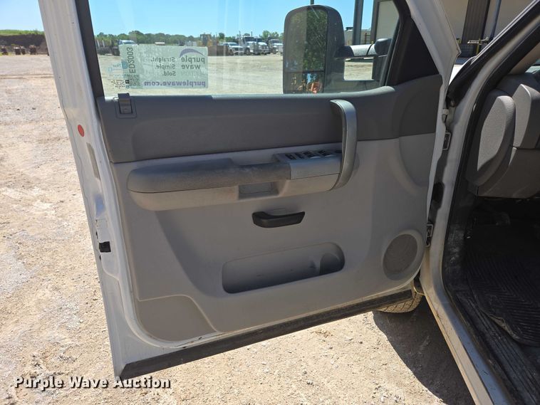 image for item ED2003 2009 GMC Sierra 3500HD Ext. Cab utility bed pickup truck