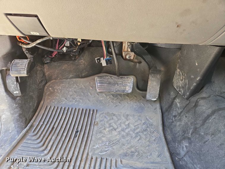 image for item ED2003 2009 GMC Sierra 3500HD Ext. Cab utility bed pickup truck