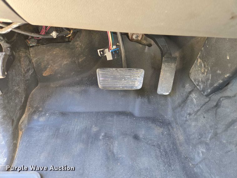 image for item ED2003 2009 GMC Sierra 3500HD Ext. Cab utility bed pickup truck