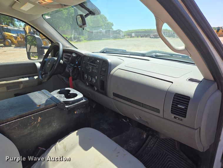 image for item ED2003 2009 GMC Sierra 3500HD Ext. Cab utility bed pickup truck