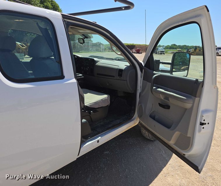 image for item ED2003 2009 GMC Sierra 3500HD Ext. Cab utility bed pickup truck