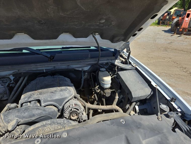 image for item ED2003 2009 GMC Sierra 3500HD Ext. Cab utility bed pickup truck