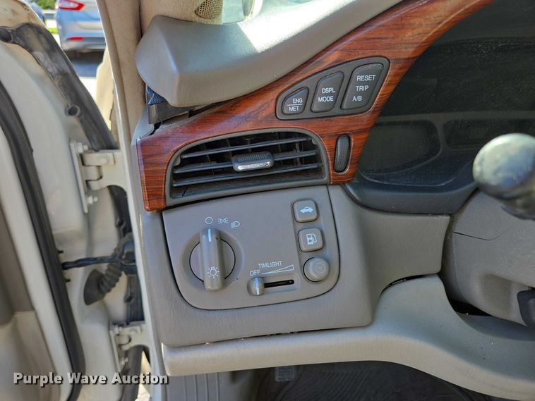 image for item ED2006 2000 Cadillac Deville 