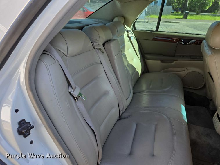 image for item ED2006 2000 Cadillac Deville 