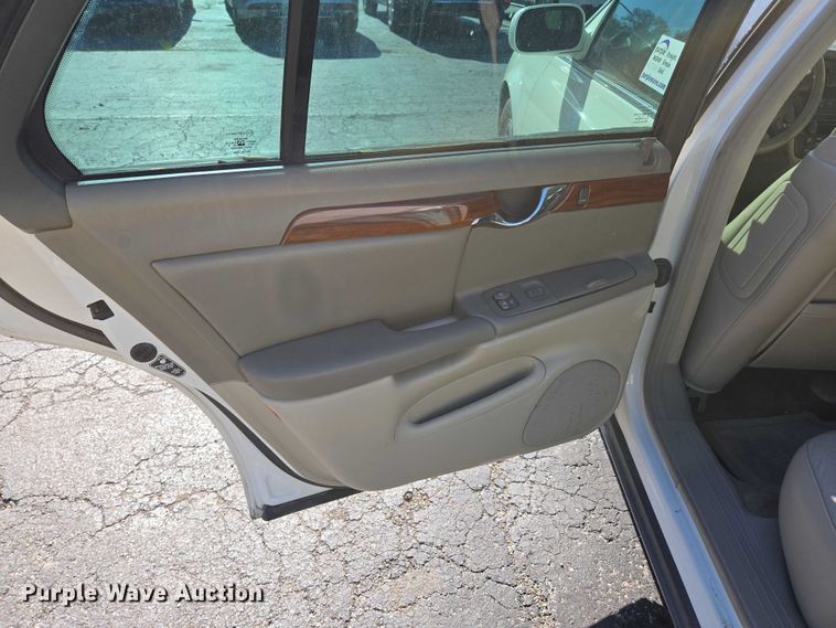 image for item ED2006 2000 Cadillac Deville 