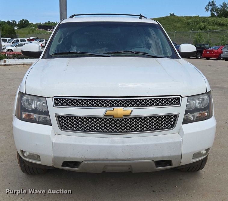 image for item ED2016 2012 Chevrolet Suburban 1500 SUV