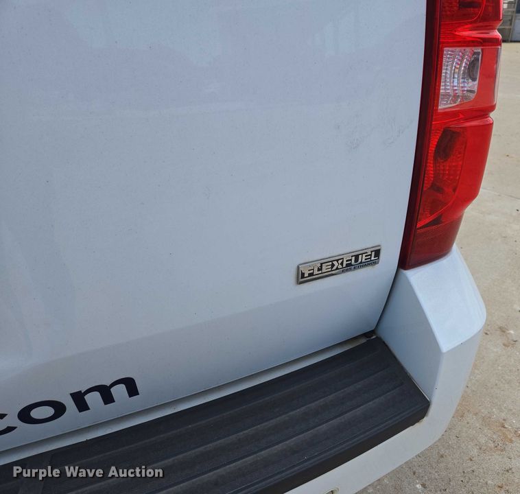 image for item ED2016 2012 Chevrolet Suburban 1500 SUV