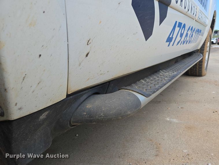 image for item ED2016 2012 Chevrolet Suburban 1500 SUV