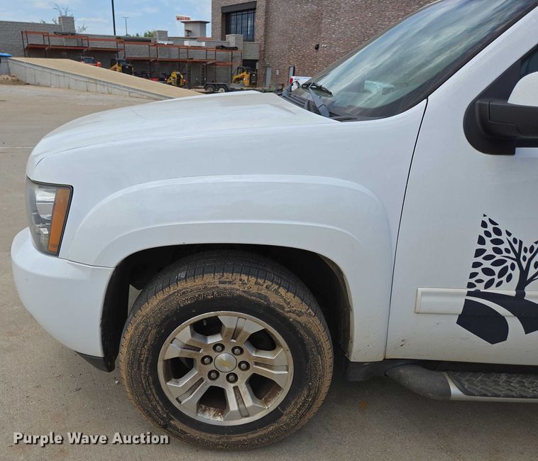 image for item ED2016 2012 Chevrolet Suburban 1500 SUV