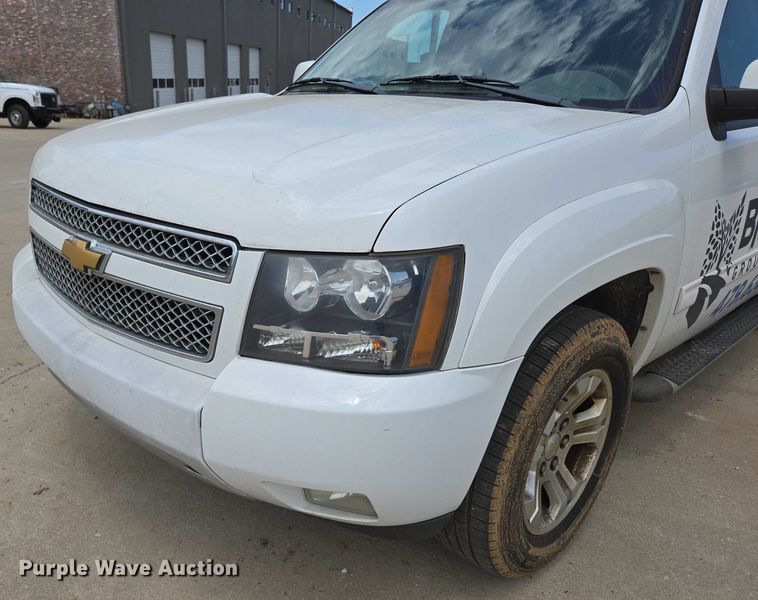 image for item ED2016 2012 Chevrolet Suburban 1500 SUV