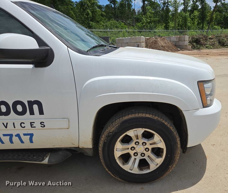 image for item ED2016 2012 Chevrolet Suburban 1500 SUV