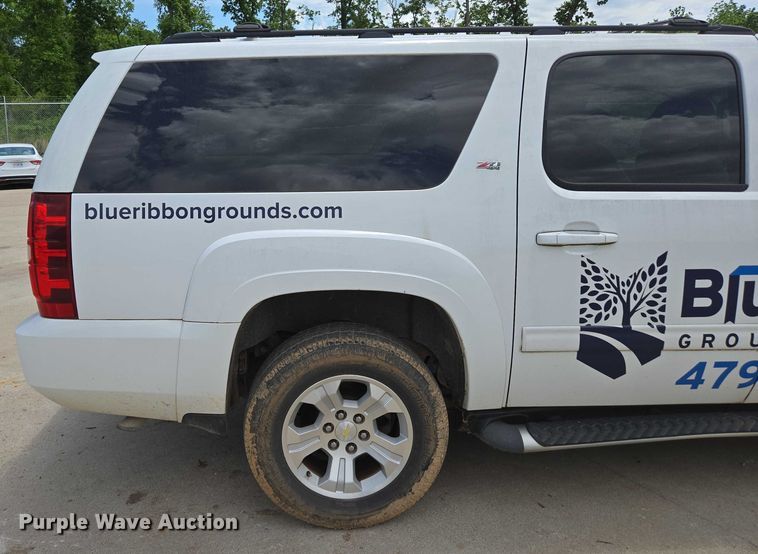 image for item ED2016 2012 Chevrolet Suburban 1500 SUV
