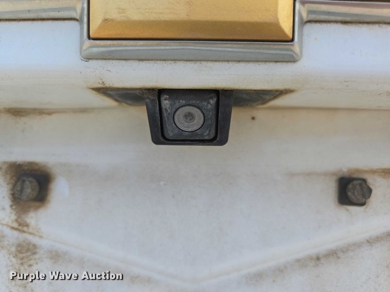 image for item ED2016 2012 Chevrolet Suburban 1500 SUV