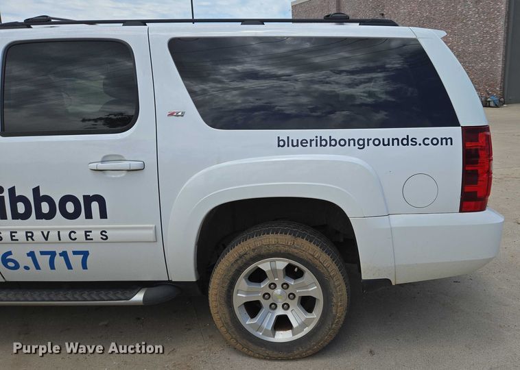 image for item ED2016 2012 Chevrolet Suburban 1500 SUV