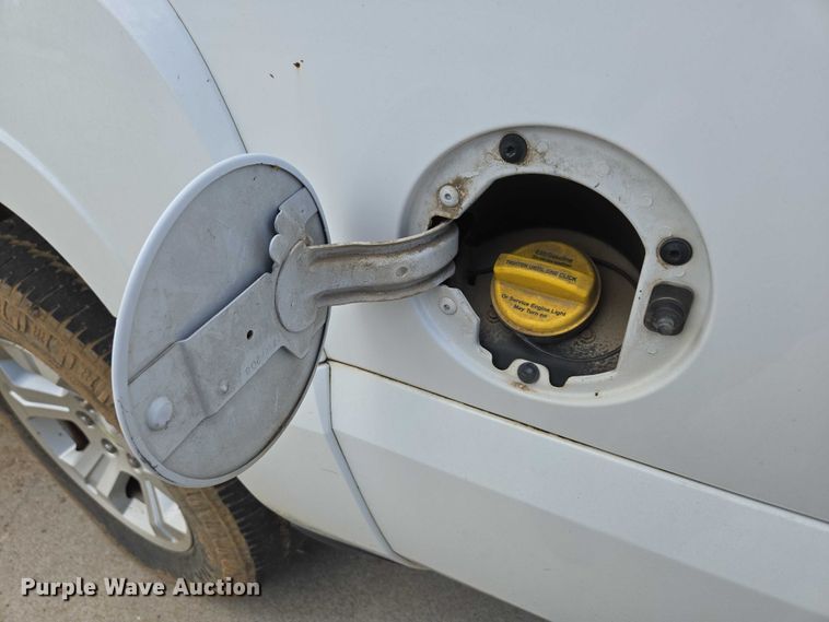 image for item ED2016 2012 Chevrolet Suburban 1500 SUV