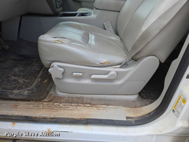 image for item ED2016 2012 Chevrolet Suburban 1500 SUV