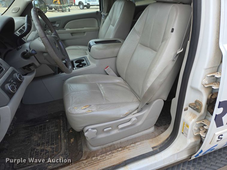 image for item ED2016 2012 Chevrolet Suburban 1500 SUV
