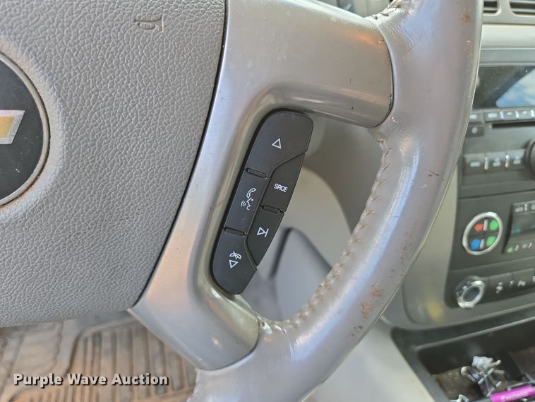 image for item ED2016 2012 Chevrolet Suburban 1500 SUV