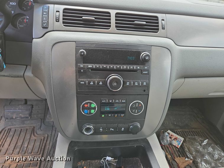 image for item ED2016 2012 Chevrolet Suburban 1500 SUV