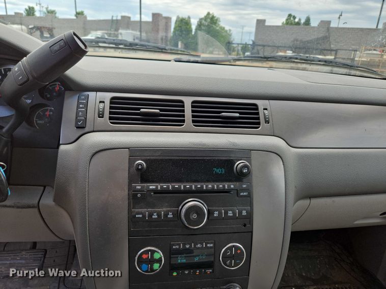 image for item ED2016 2012 Chevrolet Suburban 1500 SUV