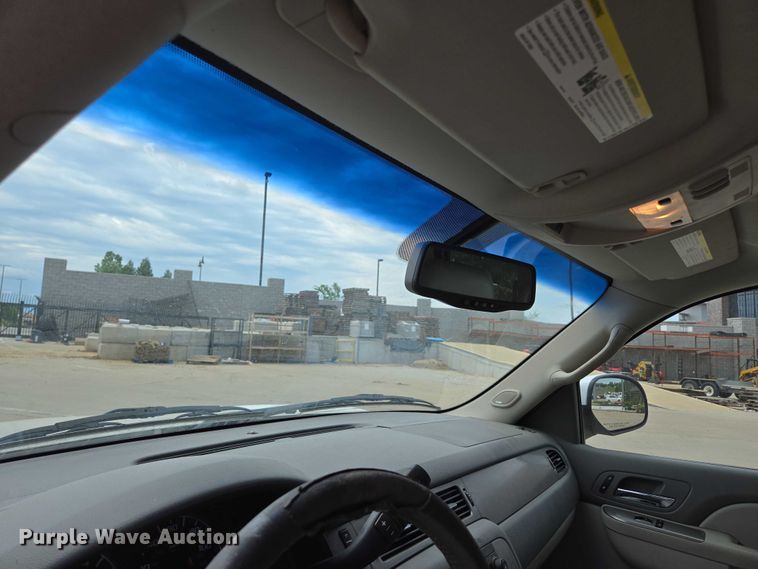 image for item ED2016 2012 Chevrolet Suburban 1500 SUV