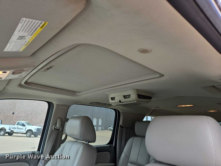 image for item ED2016 2012 Chevrolet Suburban 1500 SUV
