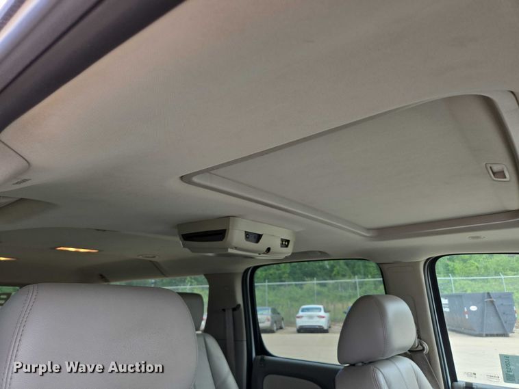 image for item ED2016 2012 Chevrolet Suburban 1500 SUV