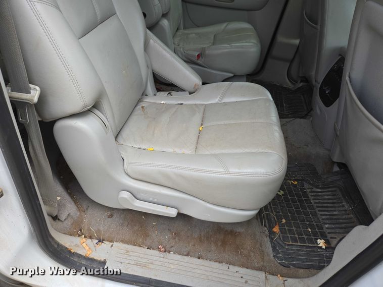 image for item ED2016 2012 Chevrolet Suburban 1500 SUV