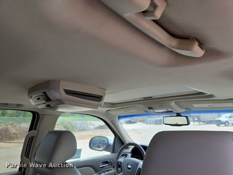 image for item ED2016 2012 Chevrolet Suburban 1500 SUV