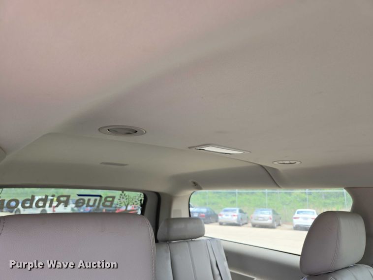 image for item ED2016 2012 Chevrolet Suburban 1500 SUV