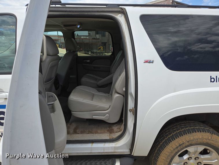 image for item ED2016 2012 Chevrolet Suburban 1500 SUV