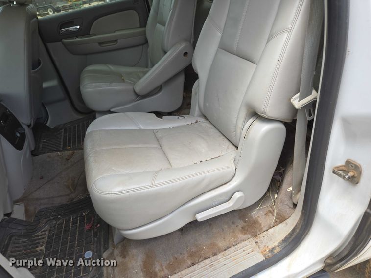 image for item ED2016 2012 Chevrolet Suburban 1500 SUV