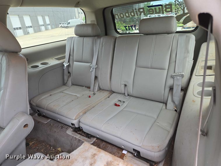 image for item ED2016 2012 Chevrolet Suburban 1500 SUV