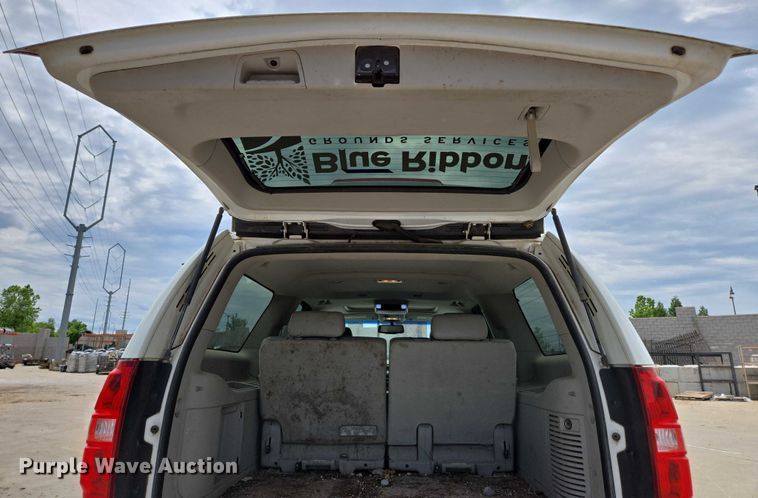 image for item ED2016 2012 Chevrolet Suburban 1500 SUV