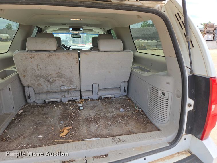 image for item ED2016 2012 Chevrolet Suburban 1500 SUV