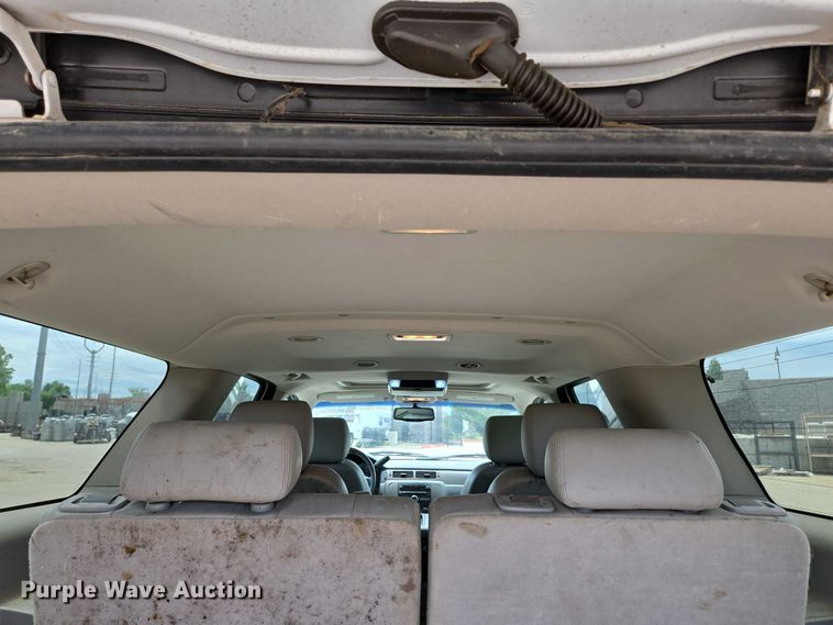 image for item ED2016 2012 Chevrolet Suburban 1500 SUV