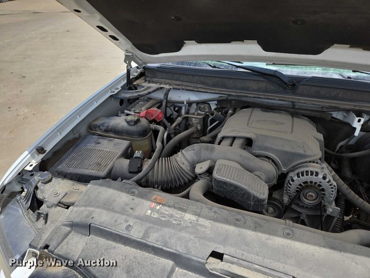 image for item ED2016 2012 Chevrolet Suburban 1500 SUV