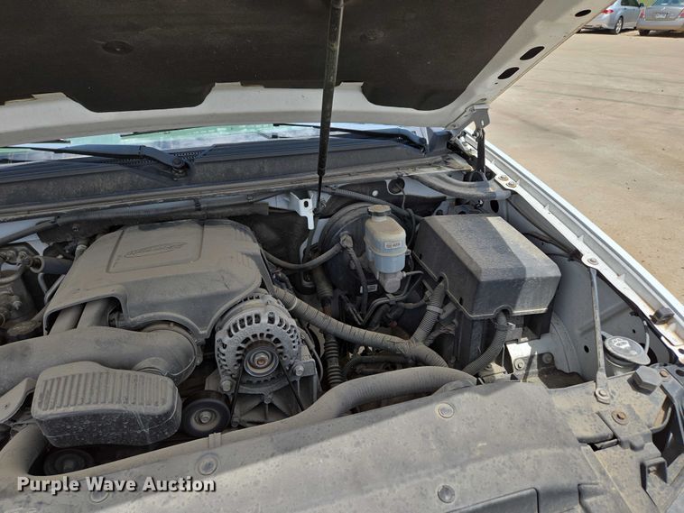 image for item ED2016 2012 Chevrolet Suburban 1500 SUV