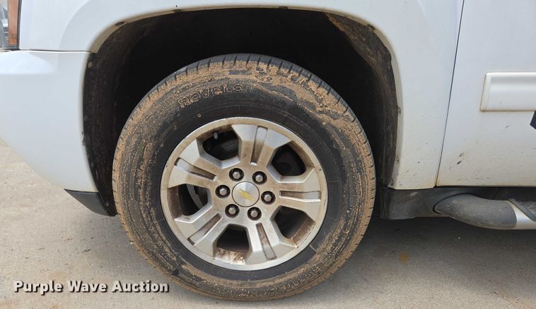 image for item ED2016 2012 Chevrolet Suburban 1500 SUV