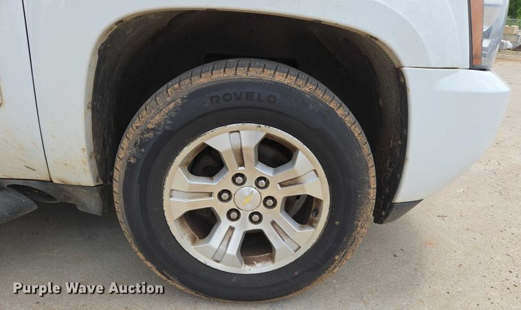 image for item ED2016 2012 Chevrolet Suburban 1500 SUV